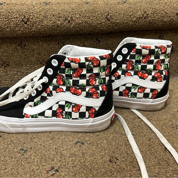 Size 7 1/2 vans worn a couple of times! - Picture 7 of 7